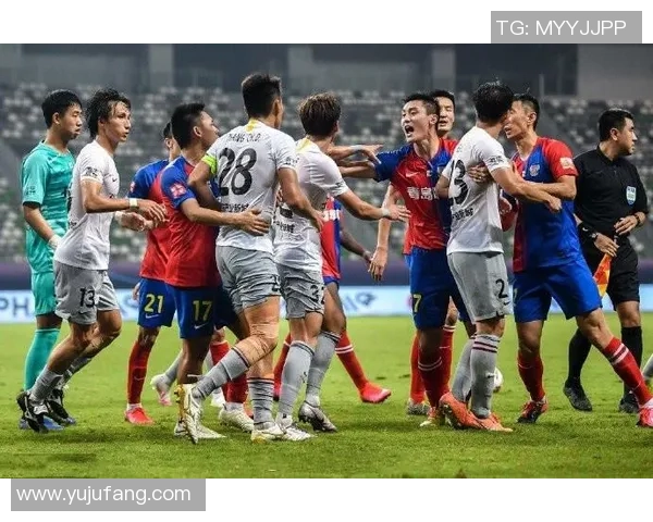 中超大战：拜仁大胜巴黎红牌事件引发全场热议战术解析