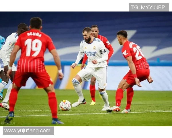 世界杯精彩对决里昂与马竞激战成平补时进球引发全场狂欢 世界杯精彩对决里昂与马竞激战成平补时进球引发全场狂欢