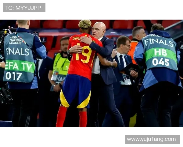 意甲激战阿森纳与里昂握手言和精彩瞬间引发全场热烈反响