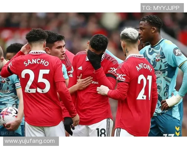 欧冠激战曼联大胜里昂帽子戏法引发争议判罚全场沸腾 欧冠激战曼联大胜里昂帽子戏法引发争议判罚全场沸腾