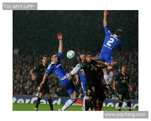 意甲焦点战曼城大胜巴萨神奇扑救引发争议与热议